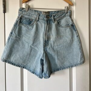 Everlane A-line short in size 27